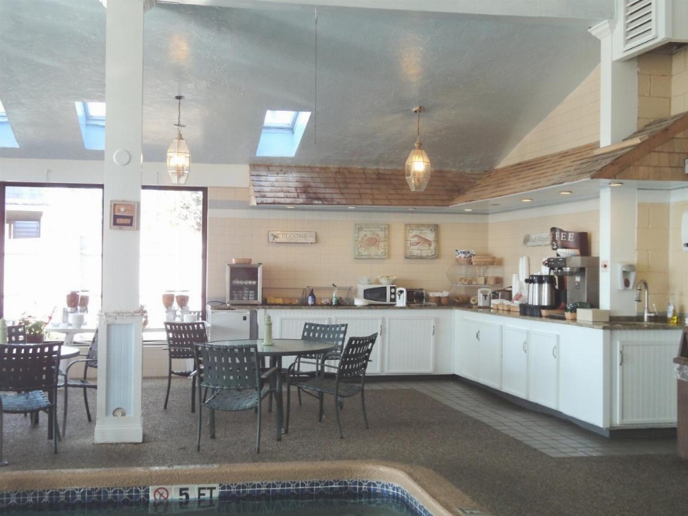 Hyannis Travel Inn Image 10