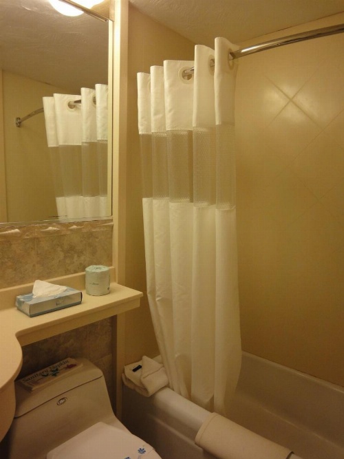 Hyannis Travel Inn image 11