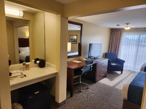 Hyannis Travel Inn image 2