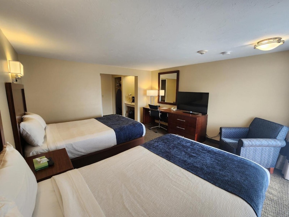 Hyannis Travel Inn Main image