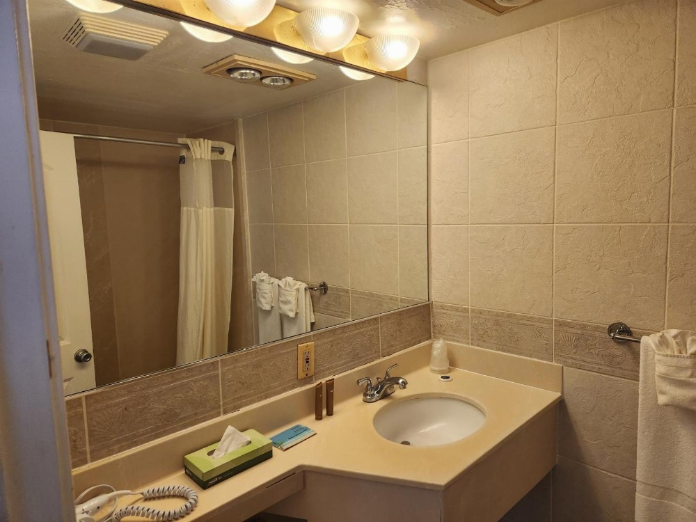 Hyannis Travel Inn