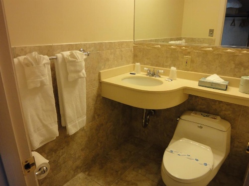 Hyannis Travel Inn image 9